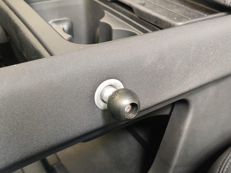 RAM New Defender Centre Console Mount